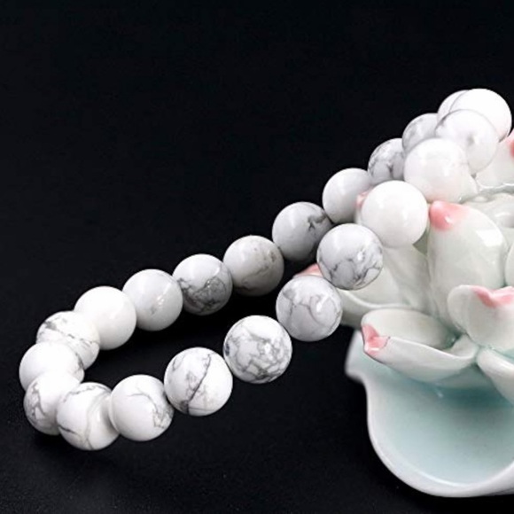 🆕New Howlite 8mm Healing Gemstone Bracelet - Picture 1 of 2
